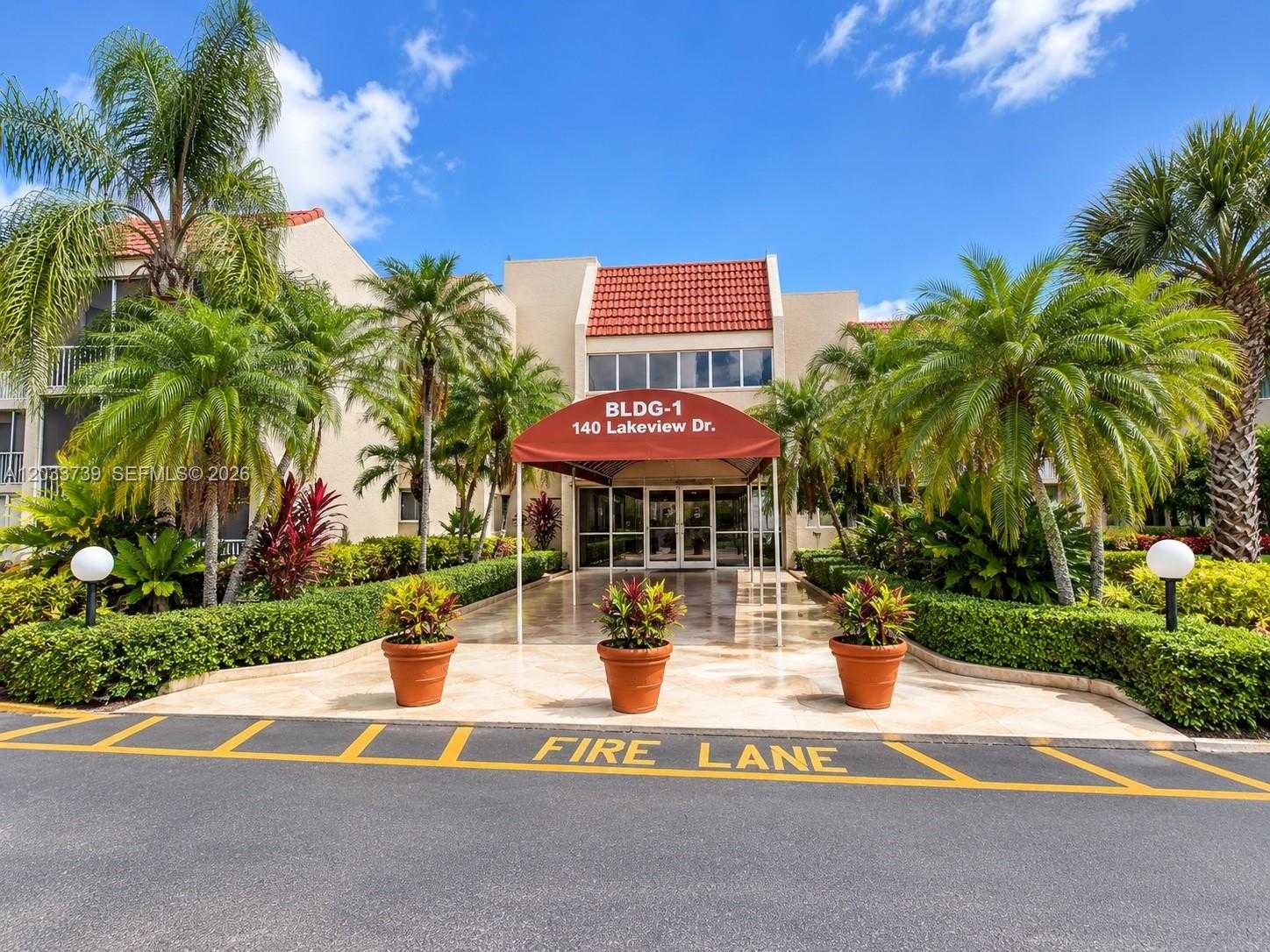 140 Lakeview Dr  APT 211 Weston Florida United States, for Rent, residential, Radmila Mandel, Florida Sky Realty Group