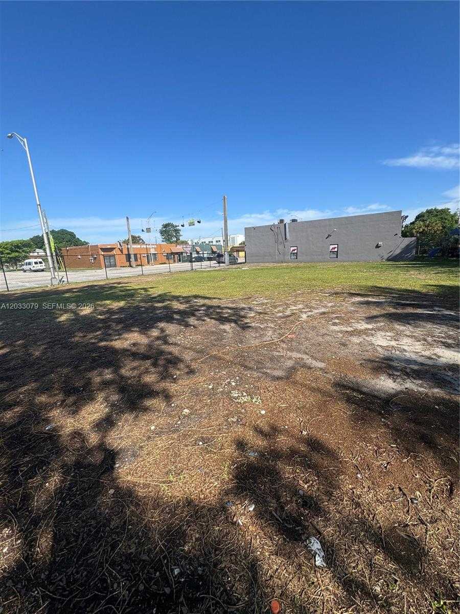 5851 NW 17th Ave Miami Florida United States, for Sale, commercial, Demo Agent, InCom Real Estate - New Example Office