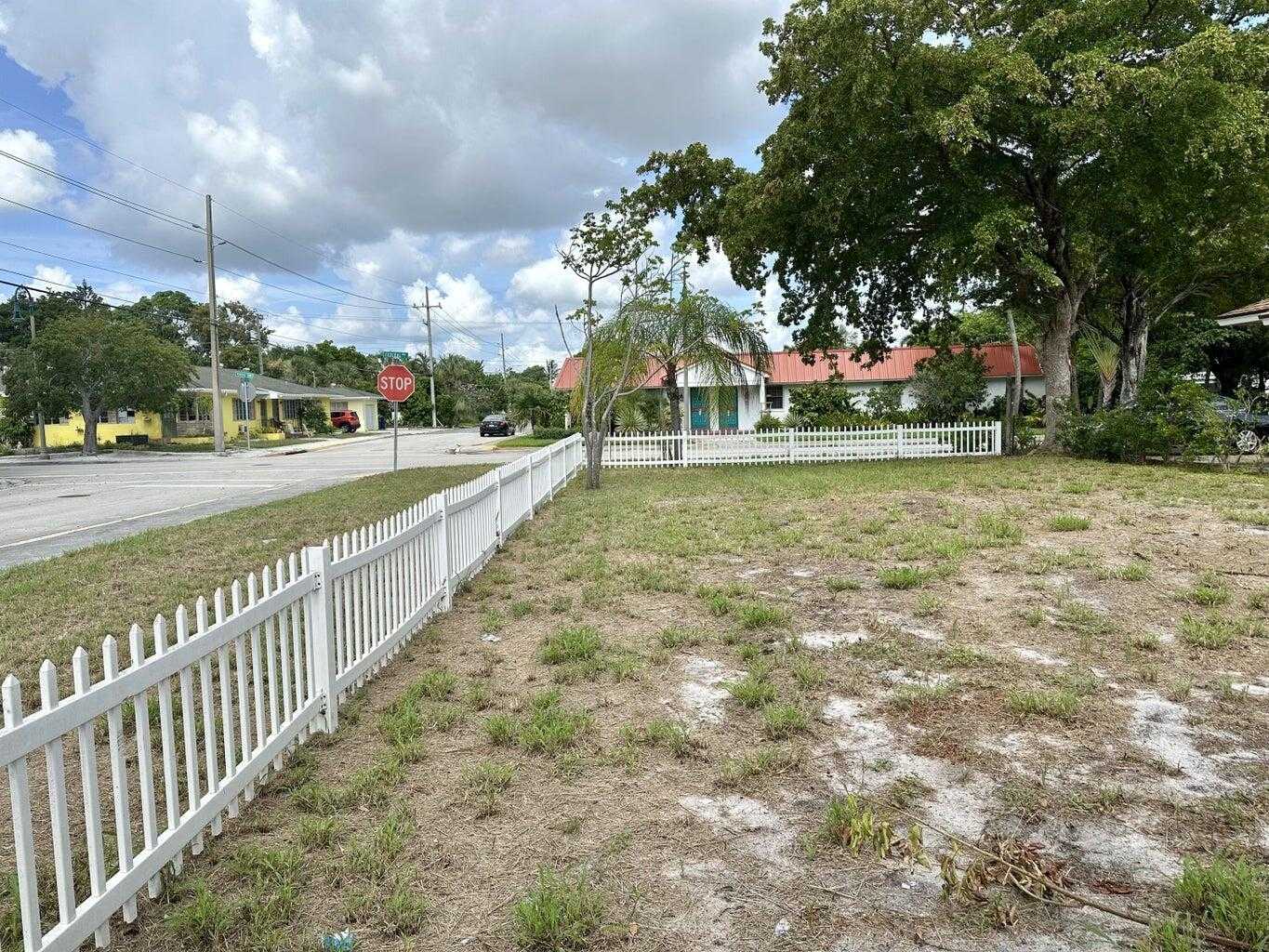 312 12th Avenue Lake Worth Florida United States, for Sale, commercial,  , Phoenix Realtors LLC