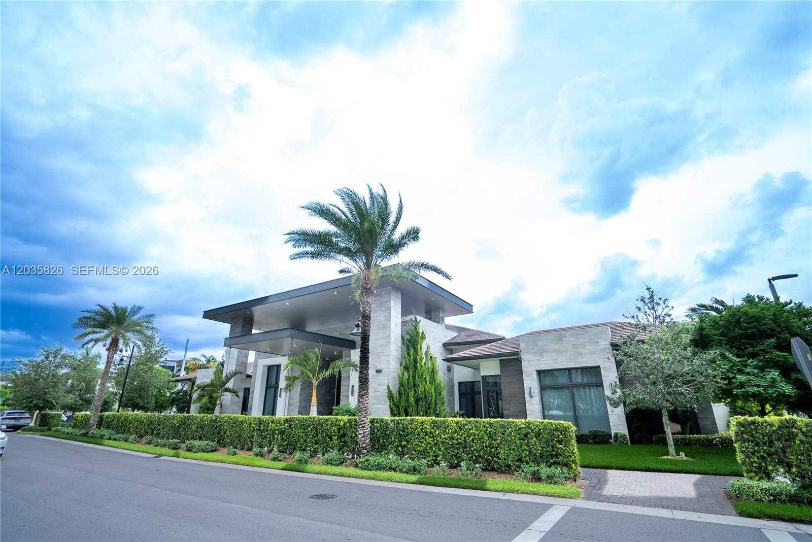 4740 NW 84th Ct  APT 32 Doral Florida United States, for Sale, residential, Roberto Villasmil, Interinvestments Realty, Inc.
