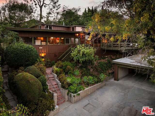 2059 Barnett Way Los Angeles California United States, for Sale, residential, Joana Laundern, InCom Brokerage Sample