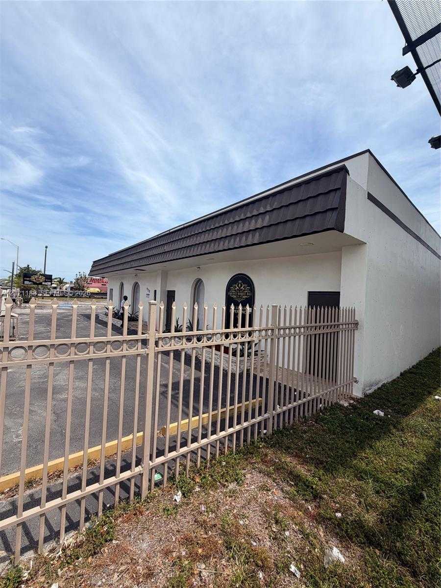 920 NW 119th St Miami Florida United States, for Sale, commercial, Kimberley Gibson, InCom Commercial Example Office