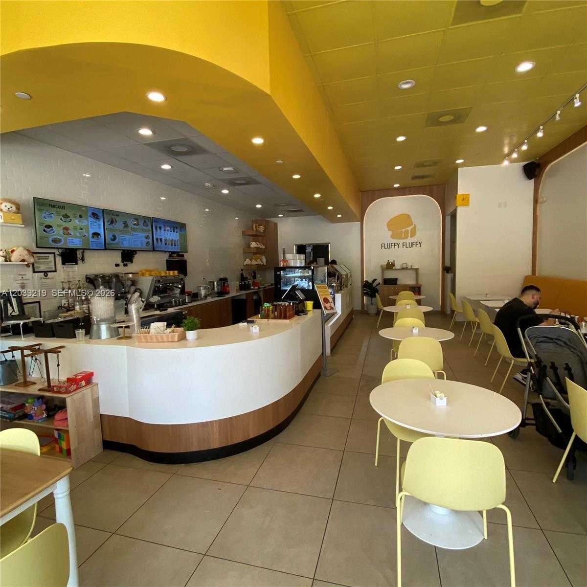 5241 NW 87th Ave D104 Doral Florida United States, for Sale, commercial, Roberto Villasmil, Interinvestments Realty, Inc.