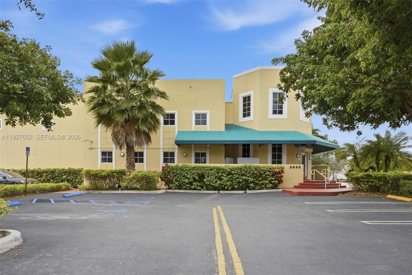 3850 NW 114th Ave Doral Florida United States, for Lease, commercial, Roberto Villasmil, Interinvestments Realty, Inc.