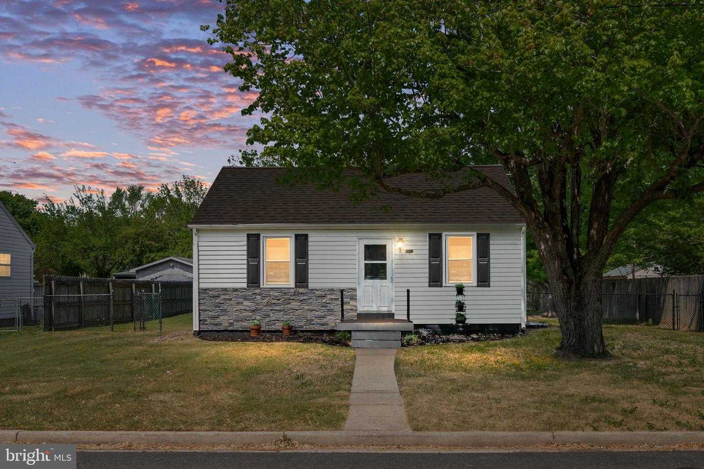305 LOCUST AVENUE Colonial Beach Virginia United States, for Sale, residential,  , HomeLife Access Realty