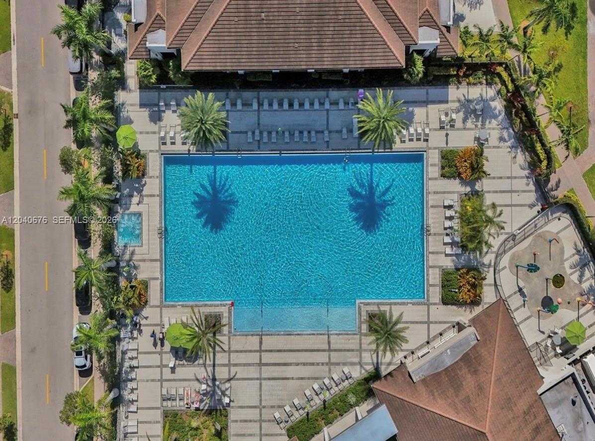 8001 NW 41st St  APT F-113 Doral Florida United States, for Sale, residential, Roberto Villasmil, Interinvestments Realty, Inc.