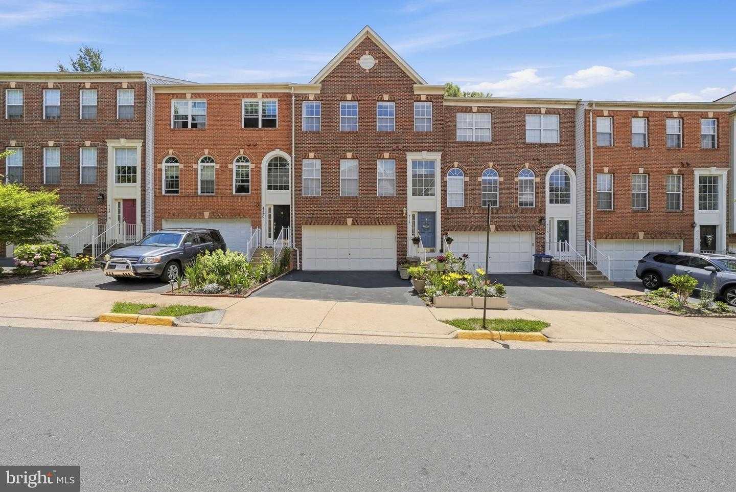 4118 BROOKGREEN DRIVE Fairfax Virginia United States, for Sale, residential, Kamalia  Emerson, Samson Properties