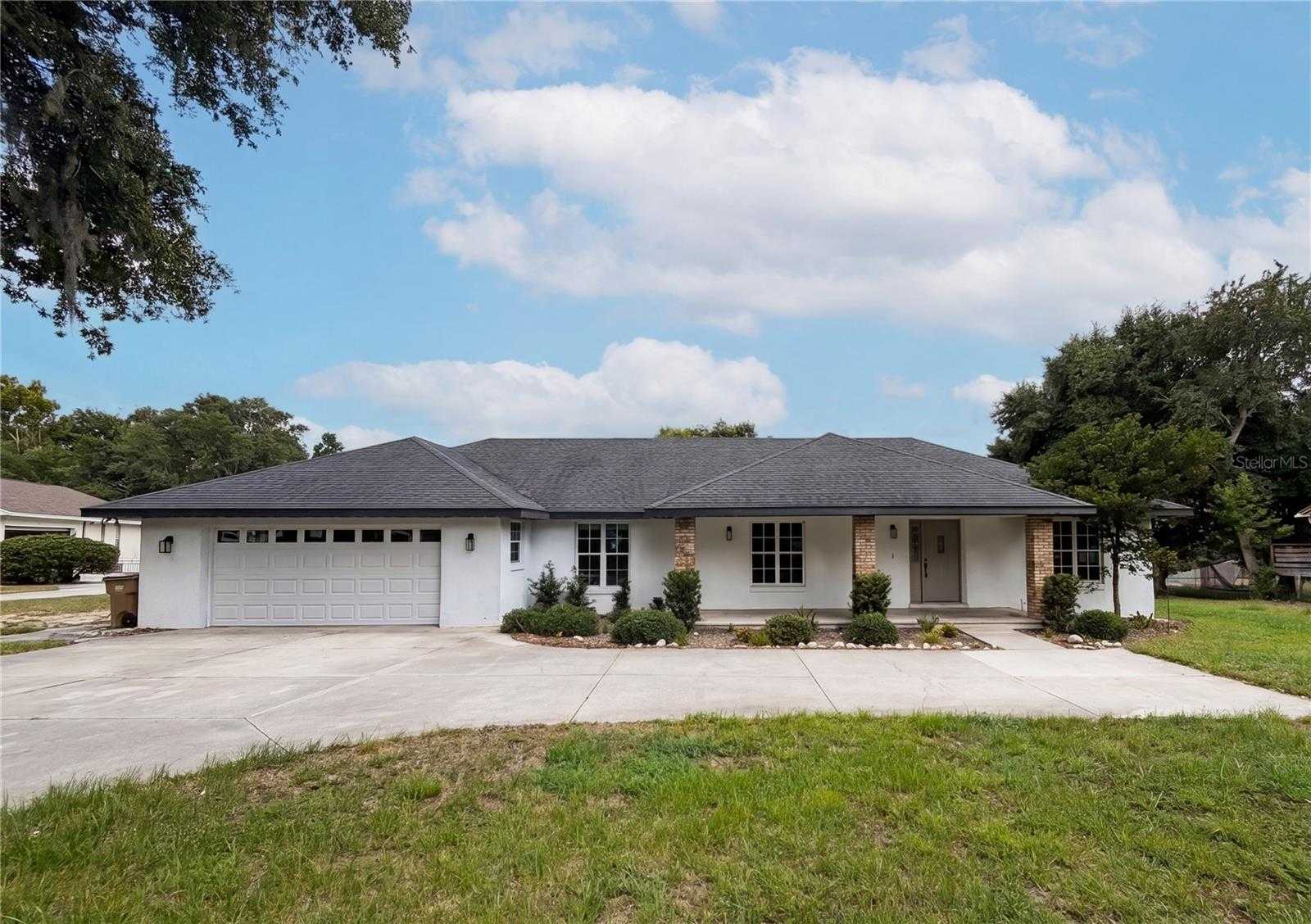 11200 ROSEHILL DRIVE Clermont Florida United States, for Sale, residential, Zaira Mejia, Spaces & Styles Group
