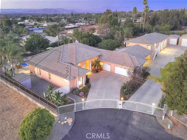 17292 Bali Riverside California United States, for Sale, residential, Jennifer Singh, InCom Brokerage Example