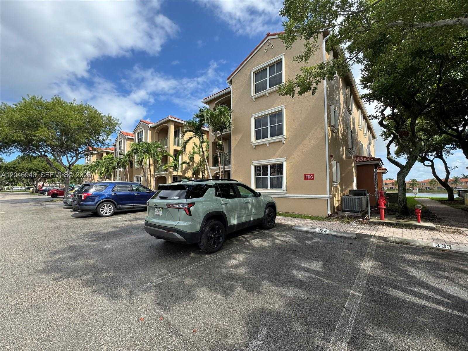 6360 NW 114th Ave  APT 224 Doral Florida United States, for Rent, residential, Roberto Villasmil, Interinvestments Realty, Inc.