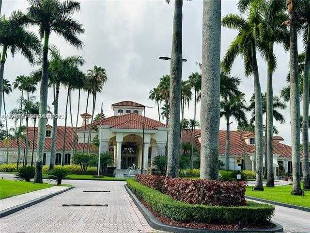 9725 NW 52nd St  APT 210 Doral Florida United States, for Rent, residential, Roberto Villasmil, Interinvestments Realty, Inc.