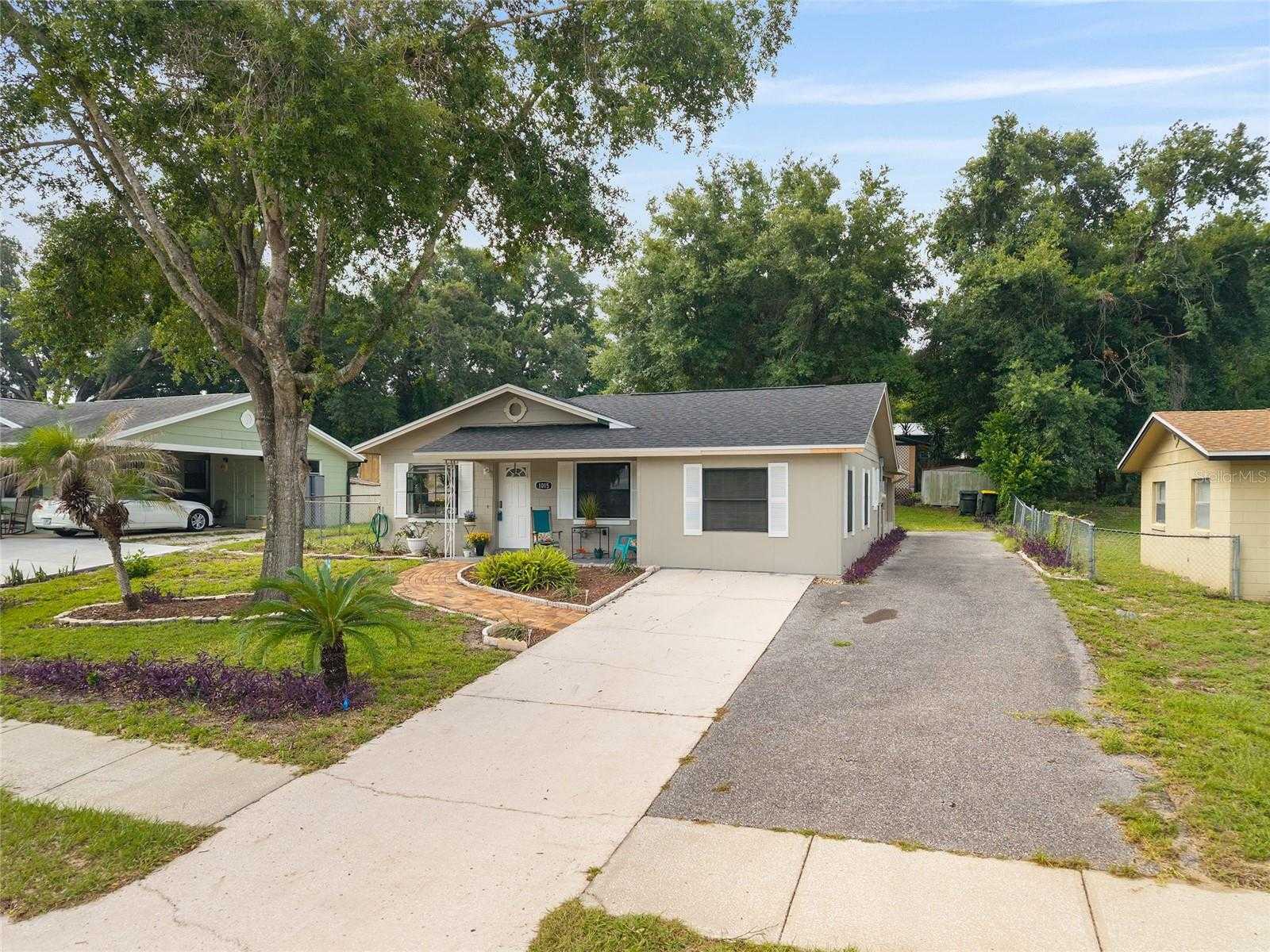 1015 W MONTROSE STREET Clermont Florida United States, for Sale, residential, Zaira Mejia, Spaces & Styles Group