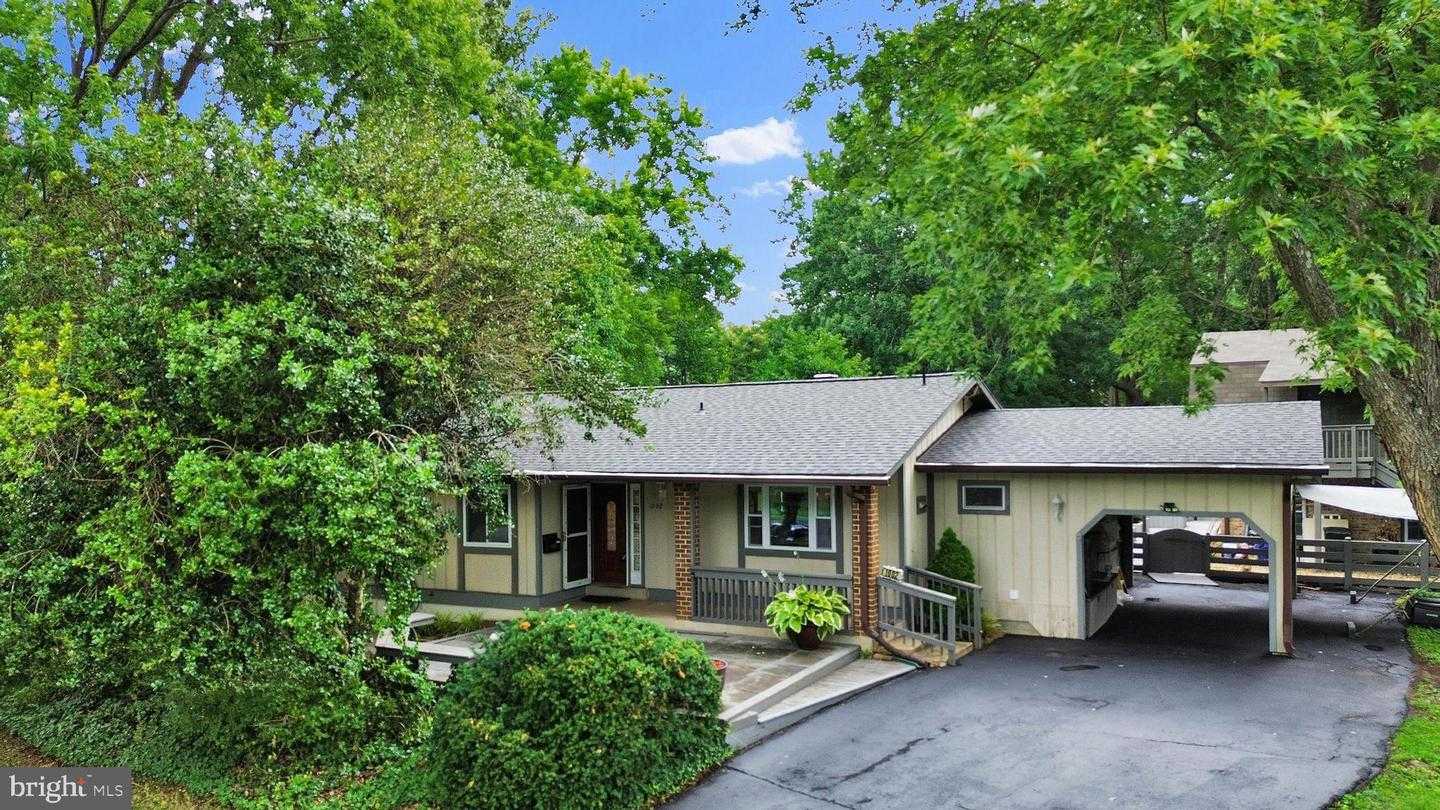 1002 CHARLTON PLACE Herndon Virginia United States, for Sale, residential, Camille Payne, Samson Properties