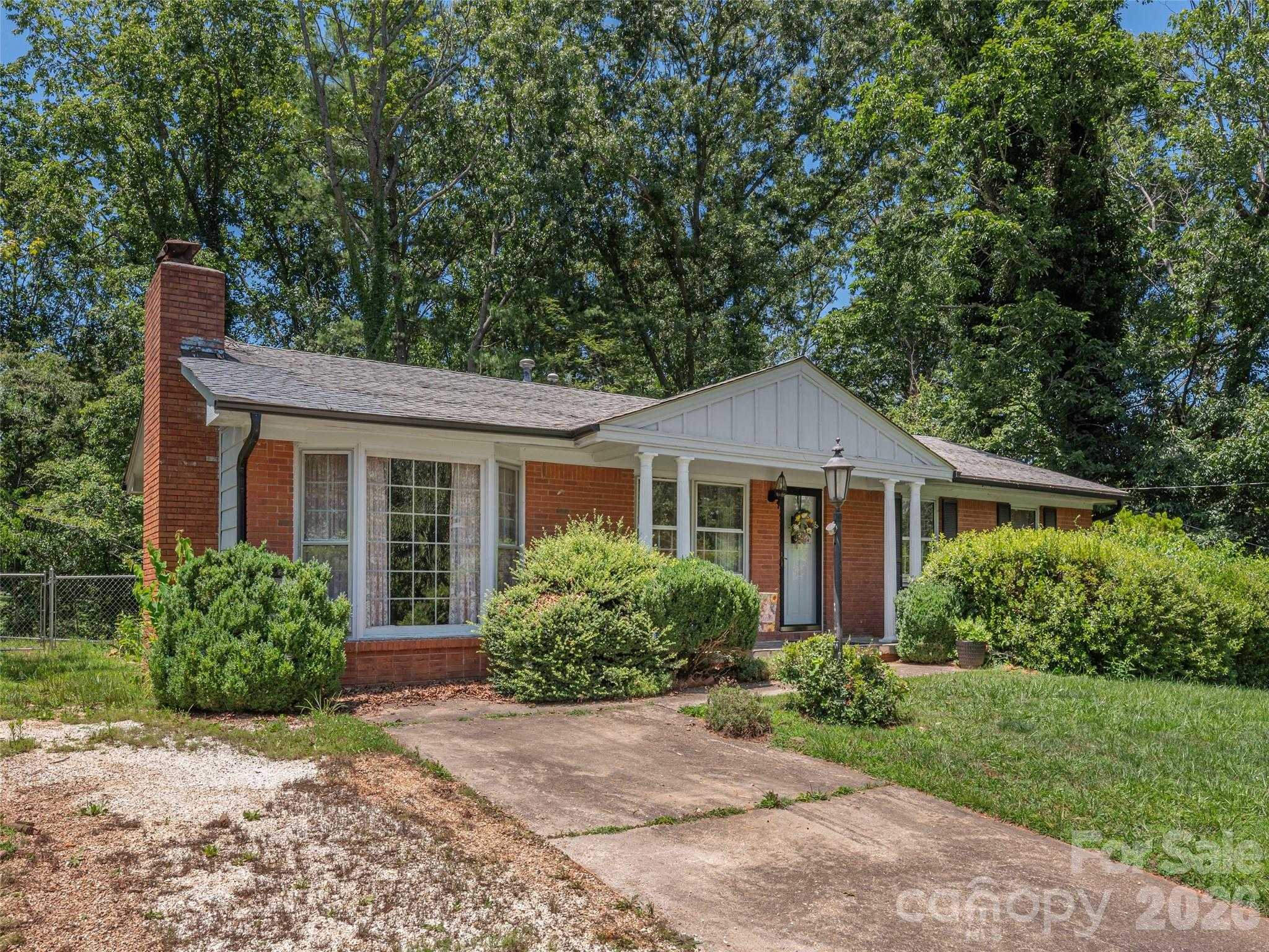 25 Laurel Park Drive Arden North Carolina United States, for Sale, residential, Toby Davis, RE/MAX RESULTS REALTY