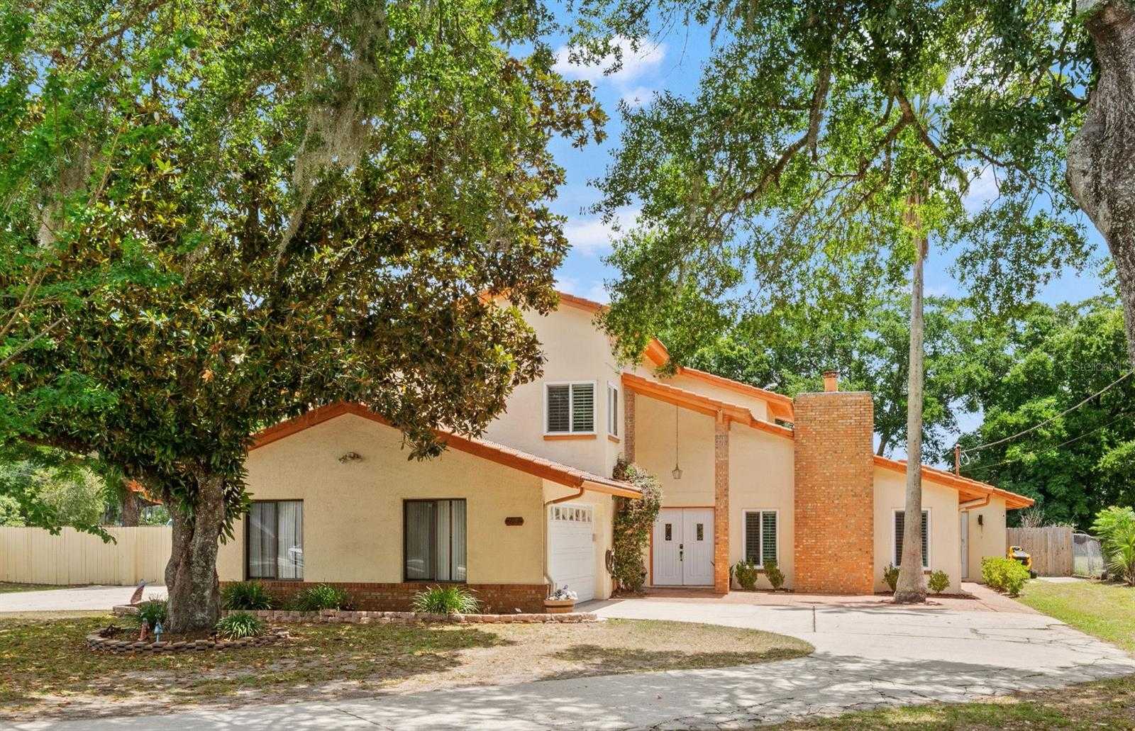 1161 W LAKE BRANTLEY ROAD Altamonte Springs Florida United States, for Sale, residential, Zaira Mejia, Spaces & Styles Group