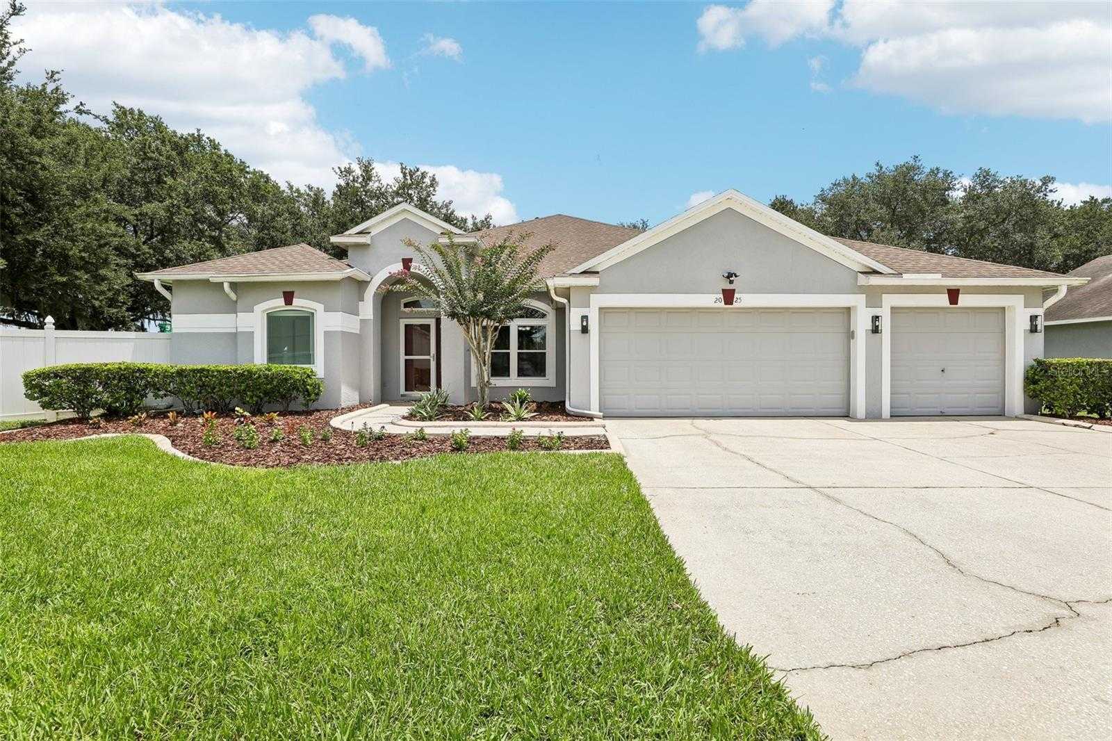 2025 WINTERMERE POINTE DRIVE Winter Garden Florida United States, for Sale, residential, Zaira Mejia, Spaces & Styles Group
