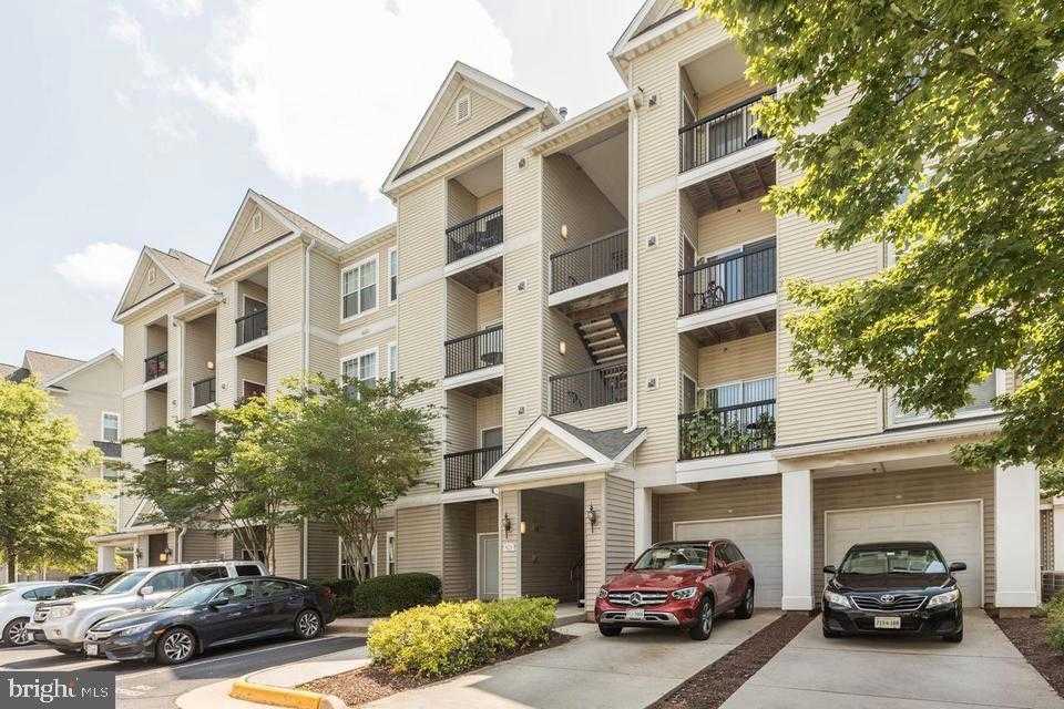 5123 TRAVIS EDWARD WAY APT B Centreville Virginia United States, for Sale, residential, Jamal Khan, One World Real Estate LLC.