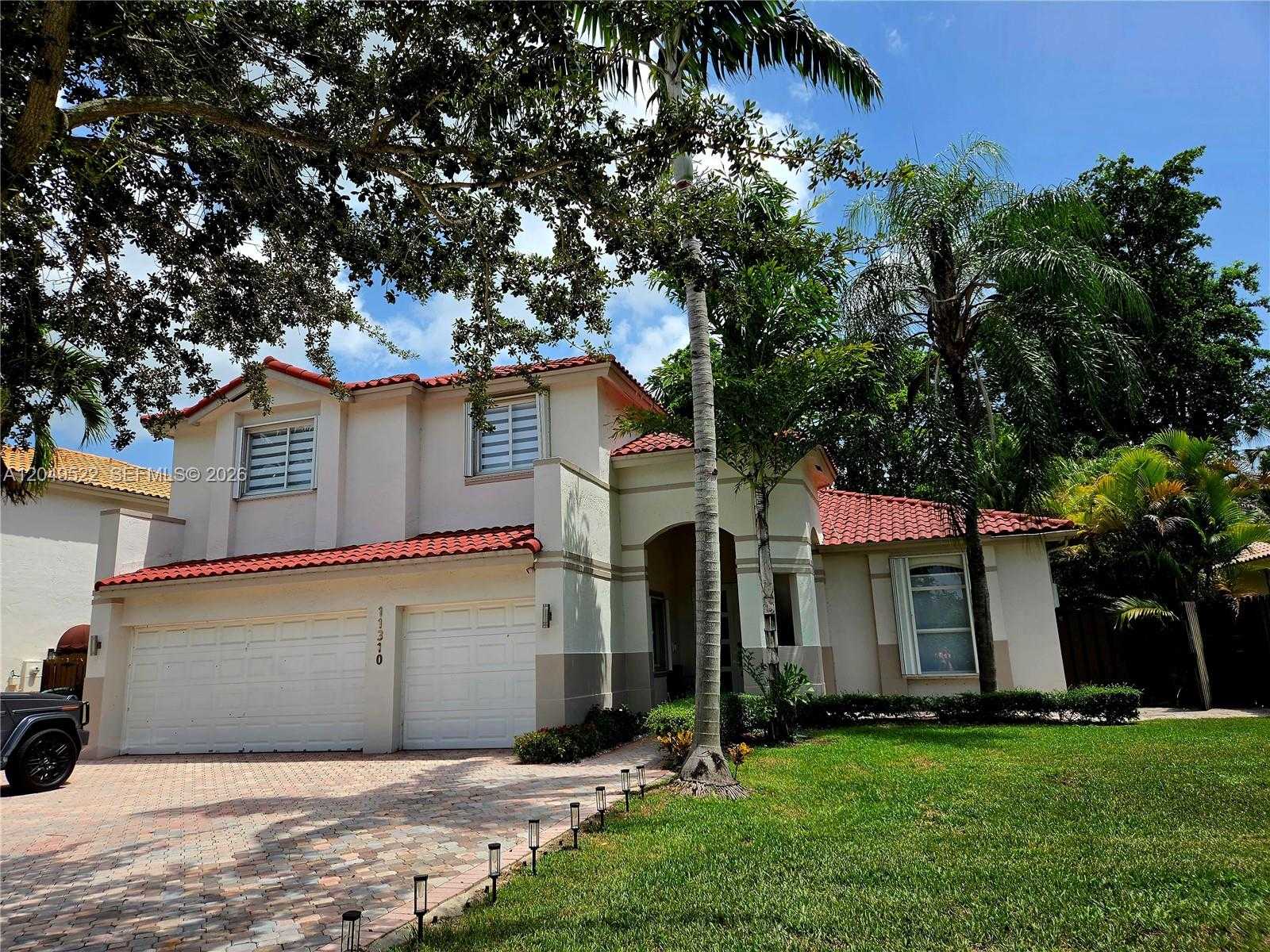 11310 NW 61st St  APT . Doral Florida United States, for Rent, residential, Roberto Villasmil, Interinvestments Realty, Inc.