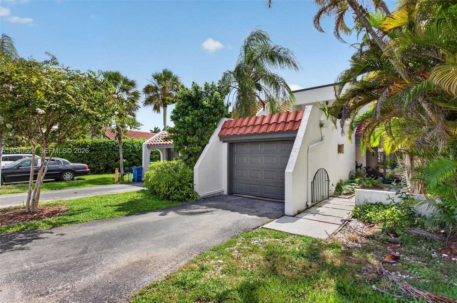 365 Fern Dr  APT 7-2 Weston Florida United States, for Rent, residential, Radmila Mandel, Florida Sky Realty Group