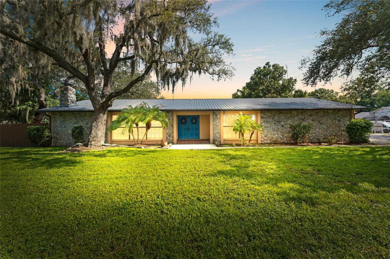 3011 LAKE ELLEN DRIVE Tampa Florida United States, for Sale, residential, Ksenia  Akishina, Mihara & Associates, Inc.