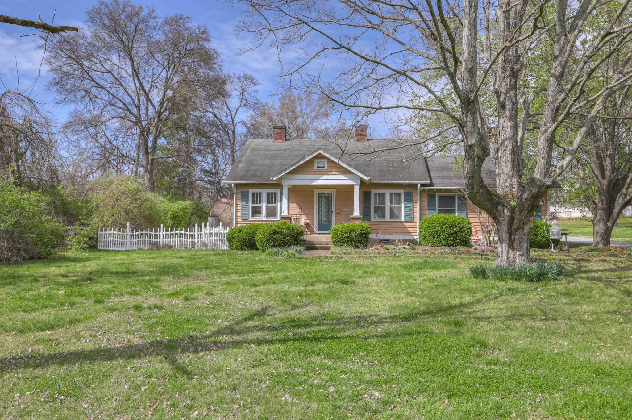 7114 Old Harding Pike Nashville Tennessee United States, for Sale, residential, Amy Kempf, Reliant Realty ERA Powered