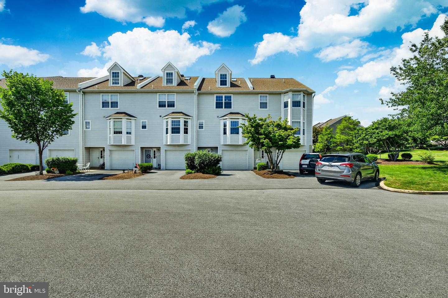335 HUNTINGTON COURT APT 31 West Chester Pennsylvania United States, for Sale, residential,  , Swayne Real Estate Group