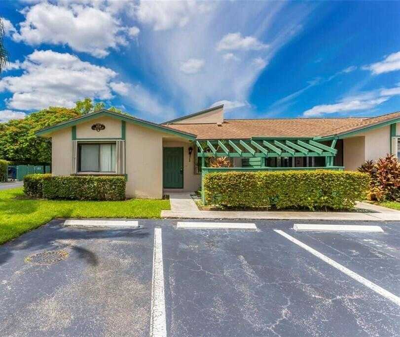 454 Lakeview Drive APT 1 Weston Florida United States, for Sale, residential, Radmila Mandel, Florida Sky Realty Group