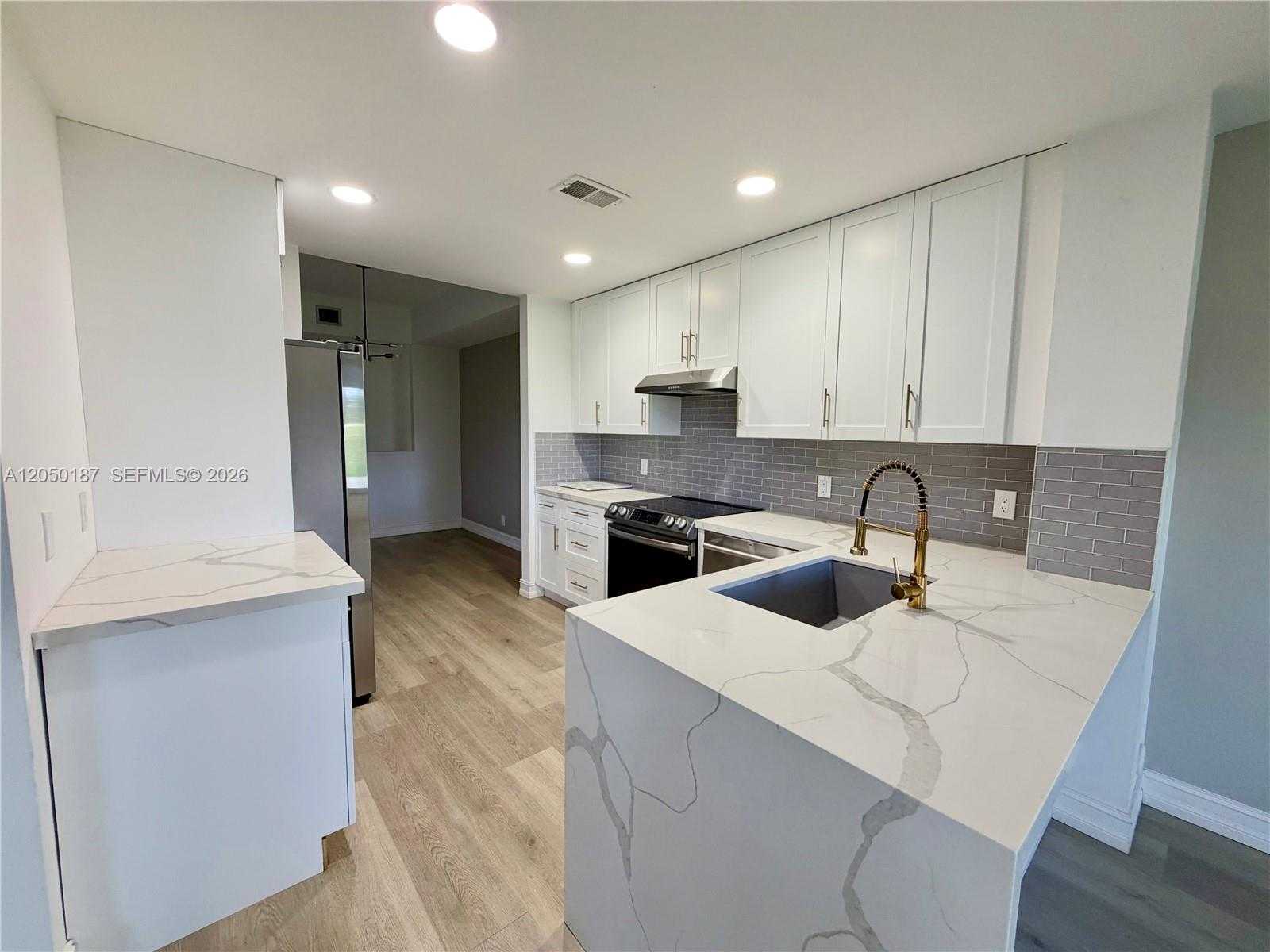 16301 Malibu Dr  APT 79 Weston Florida United States, for Sale, residential, Radmila Mandel, Florida Sky Realty Group
