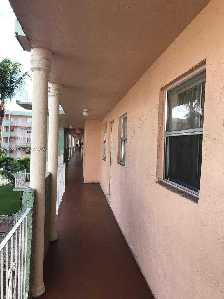 1655 W 44th Pl  APT 304 Hialeah Florida United States, for Rent, residential,  , Radius Realty Group
