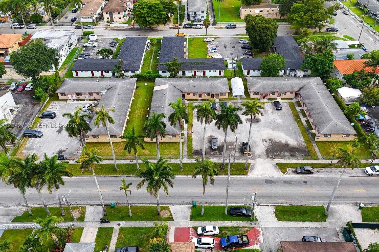 1915 NW 28th St Miami Florida United States, for Sale, commercial, Kimberley Gibson, InCom Commercial Example Office