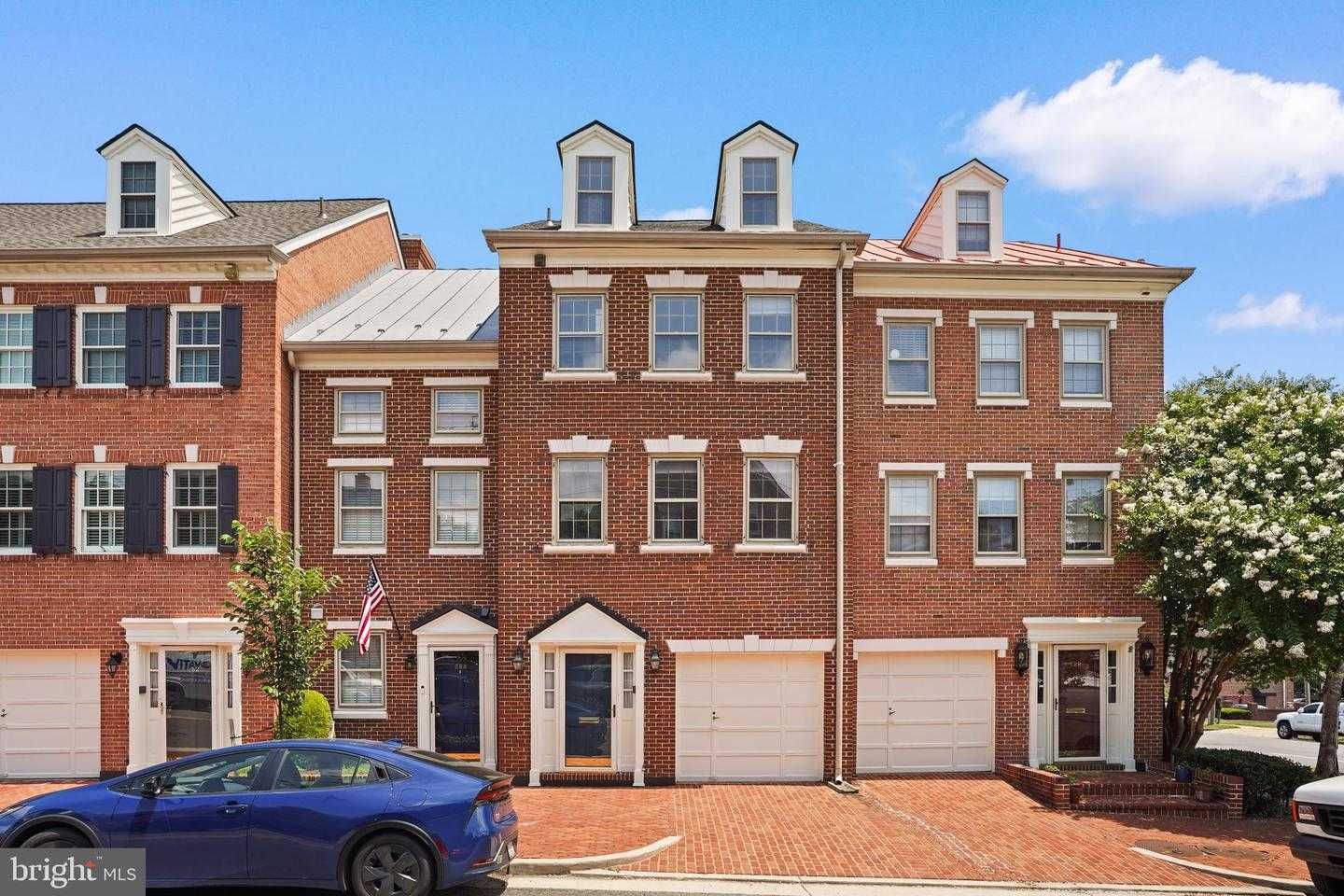 686 S COLUMBUS STREET Alexandria Virginia United States, for Sale, residential,  , The Holly Group