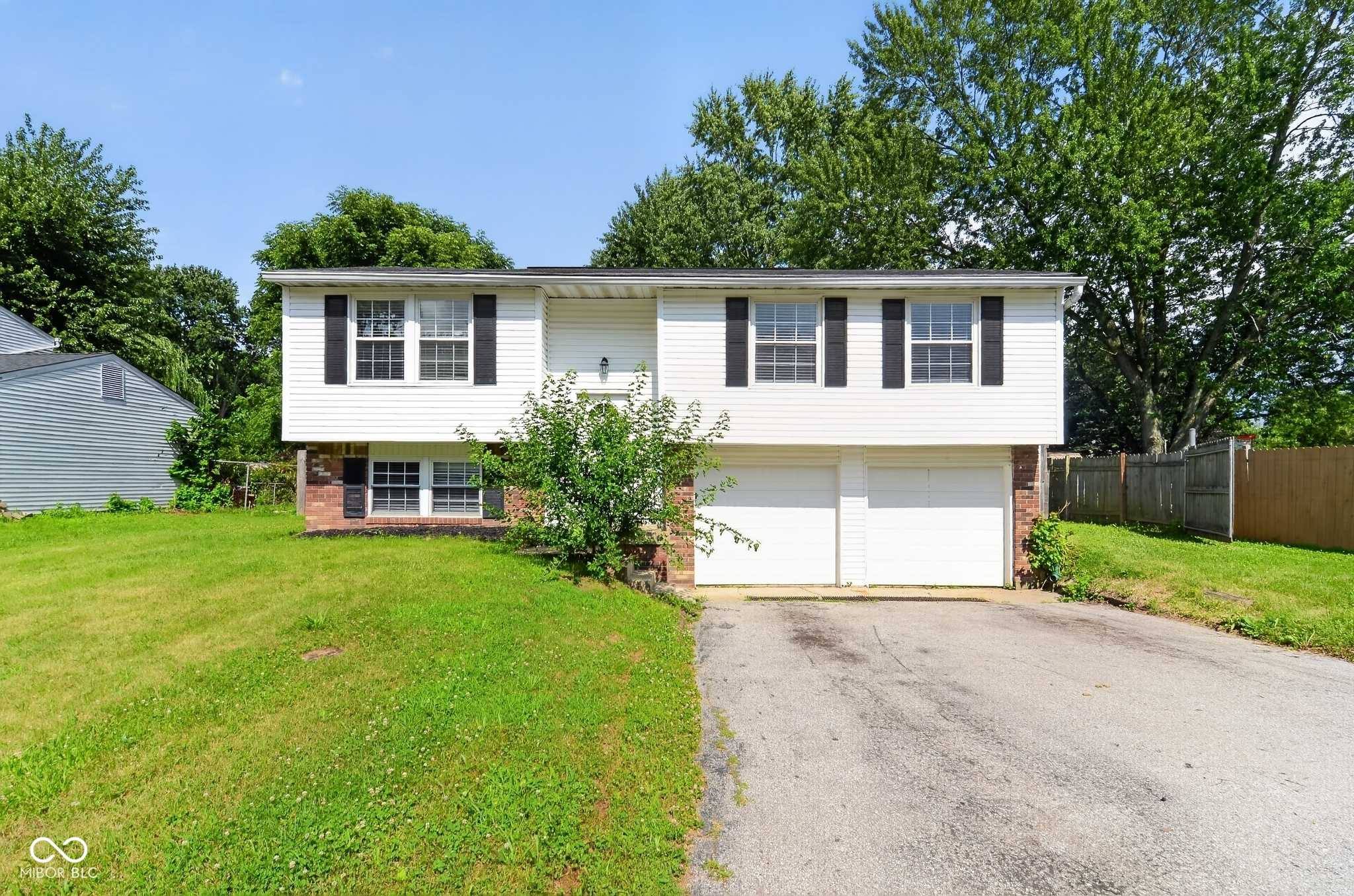 335 Broken Arrow Court Indianapolis Indiana United States, for Sale, residential,  , InCom Real Estate - New Demo Office