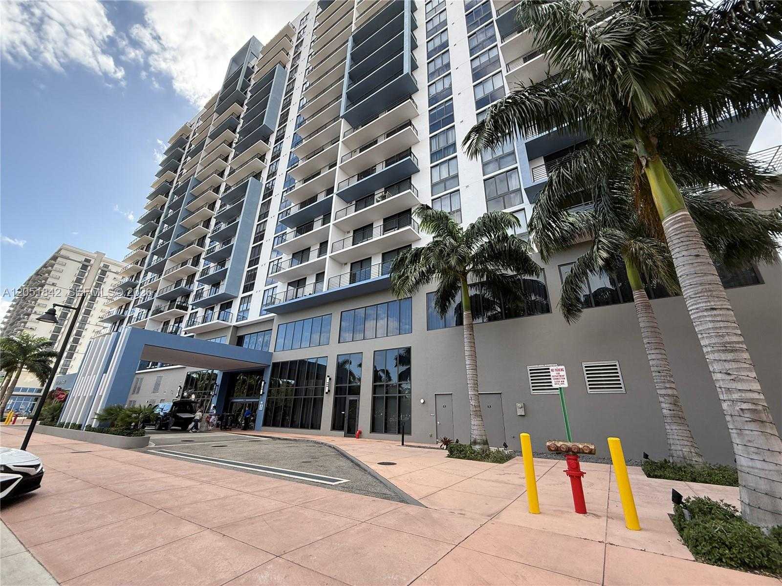 5350 NW 84th Ave  APT 1001 Doral Florida United States, for Sale, residential, Roberto Villasmil, Interinvestments Realty, Inc.