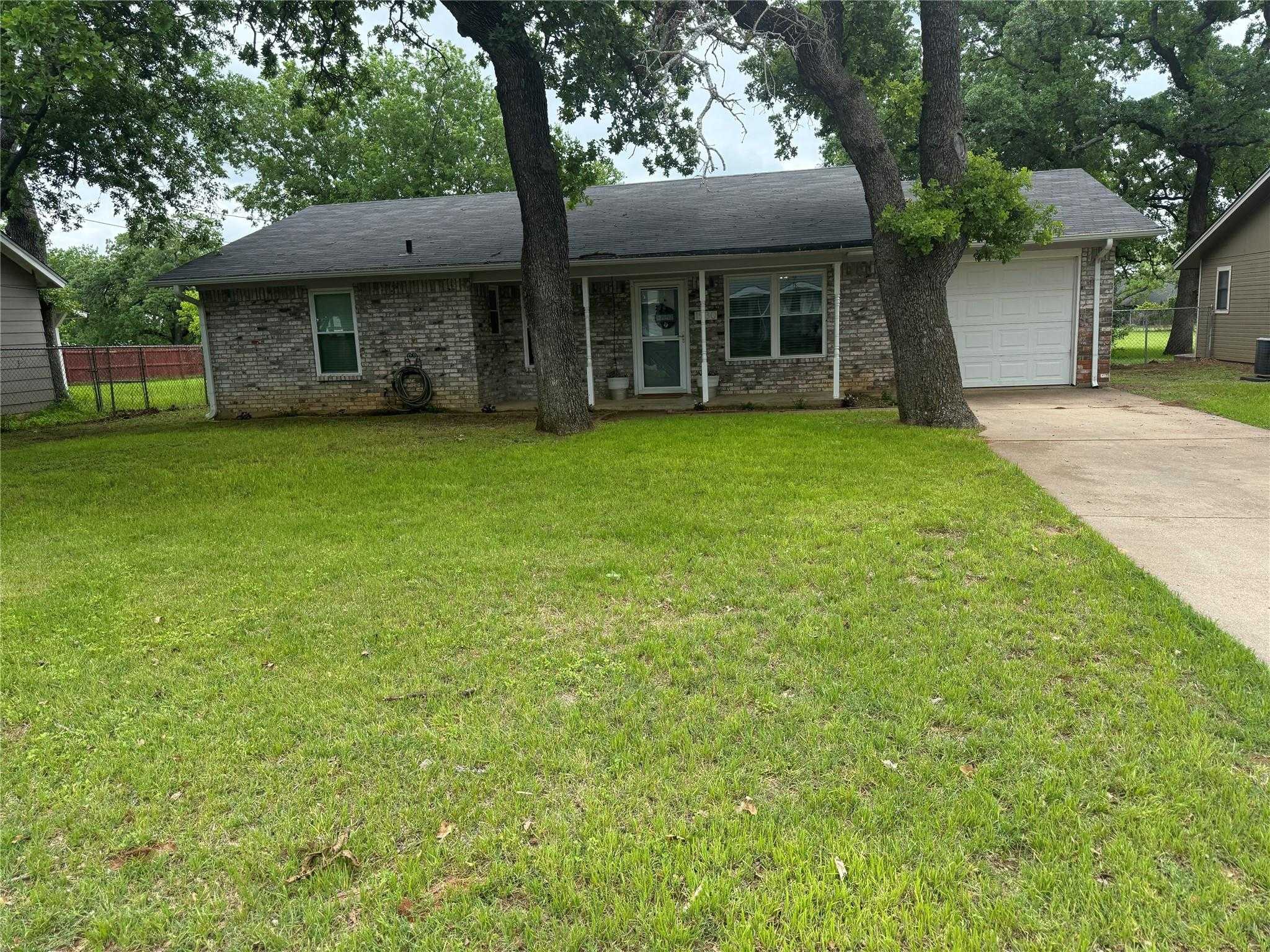 1530 W Groesbeck Street Stephenville Texas United States, for Sale, residential,  , It's Closing Time Realty