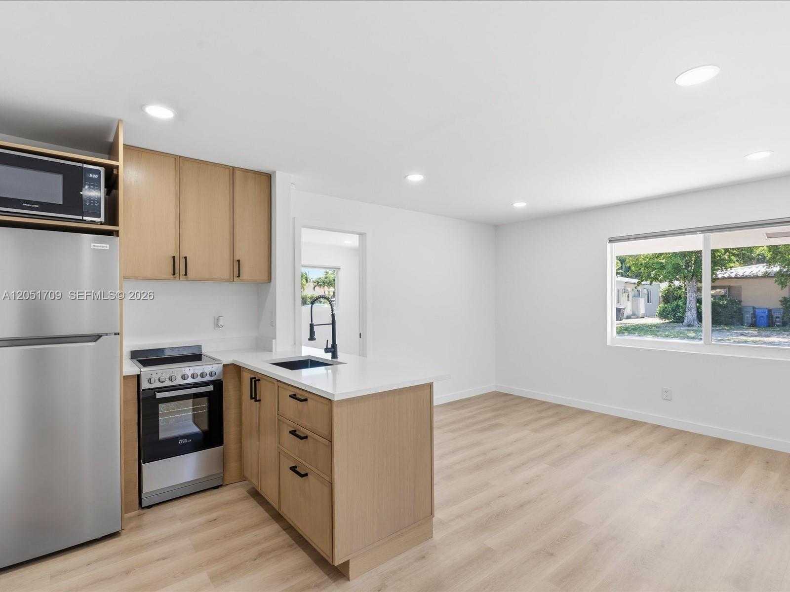 1129 NE 16th Ave  APT 1 Fort Lauderdale Florida United States, for Rent, residential,  , Phoenix Realtors LLC