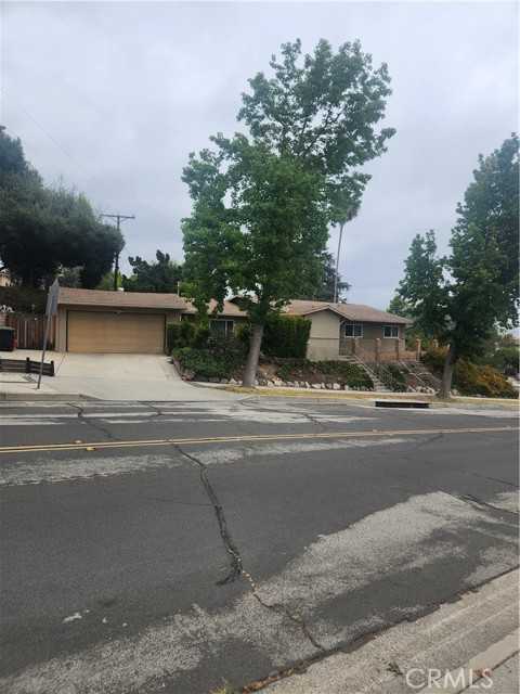 4600 Lauderdale Ave. La Crescenta California United States, for Sale, residential, Seta Rostomian, Berkshire Hathaway HomeService Crest Real Estate