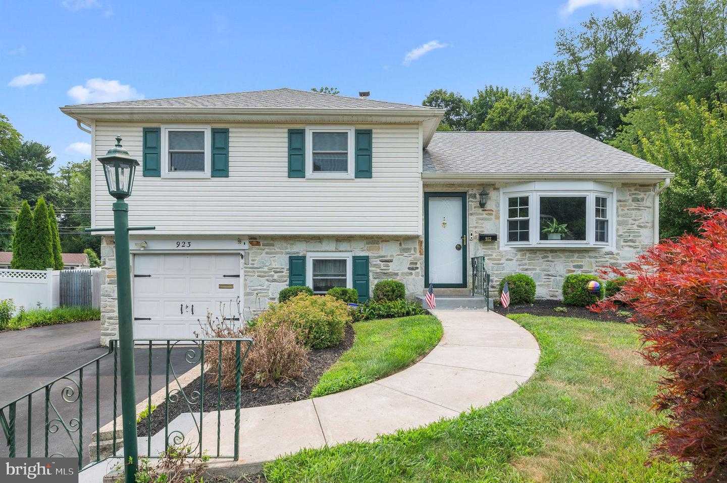 923 CARLIN DRIVE Southampton Pennsylvania United States, for Sale, residential,  , Market Force Realty