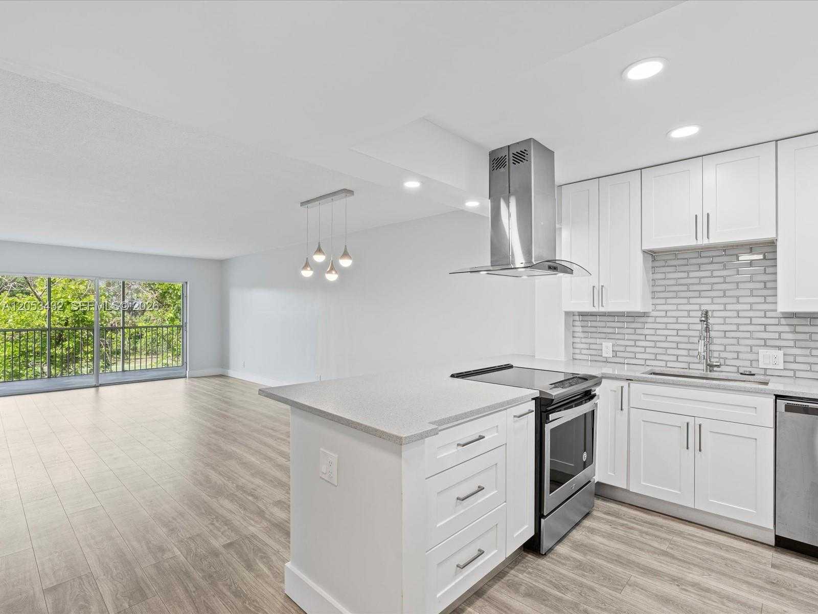 3150 N Palm Aire Dr  APT 406 Pompano Beach Florida United States, for Sale, residential, Gloria Reynolds, Incom Example Demo Office