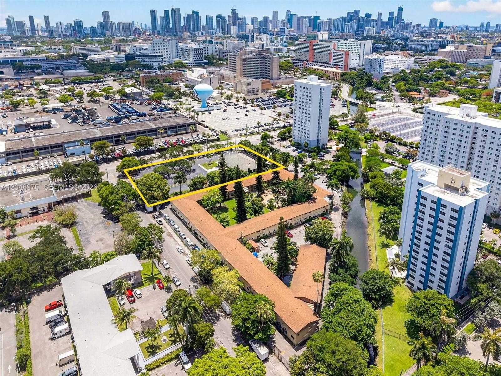 1902 NW 14th Ave Miami Florida United States, for Sale, commercial, Kimberley Gibson, InCom Commercial Example Office