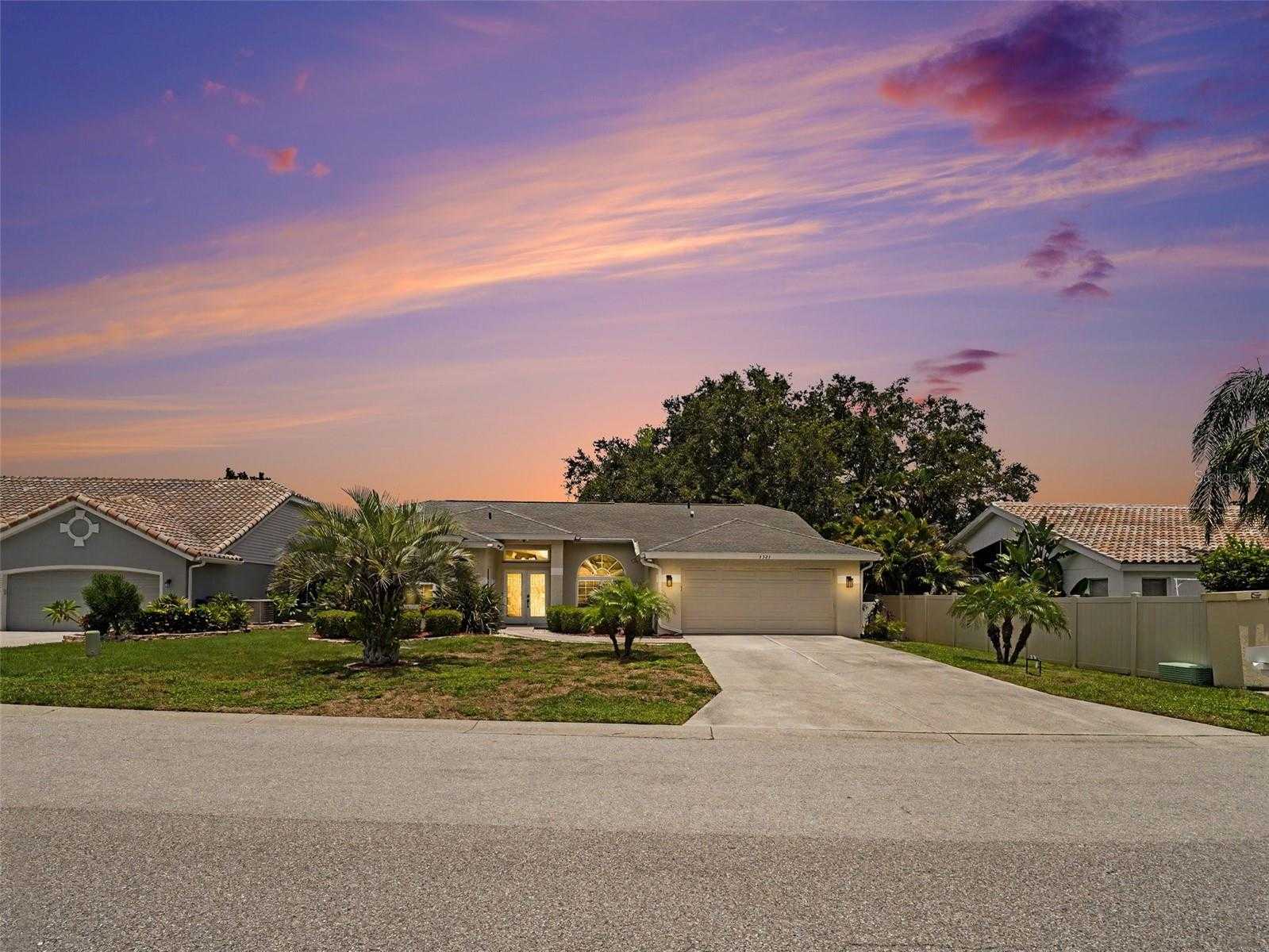 5325 GARDENS DR Sarasota Florida United States, for Sale, residential,  , Ivy League Realty