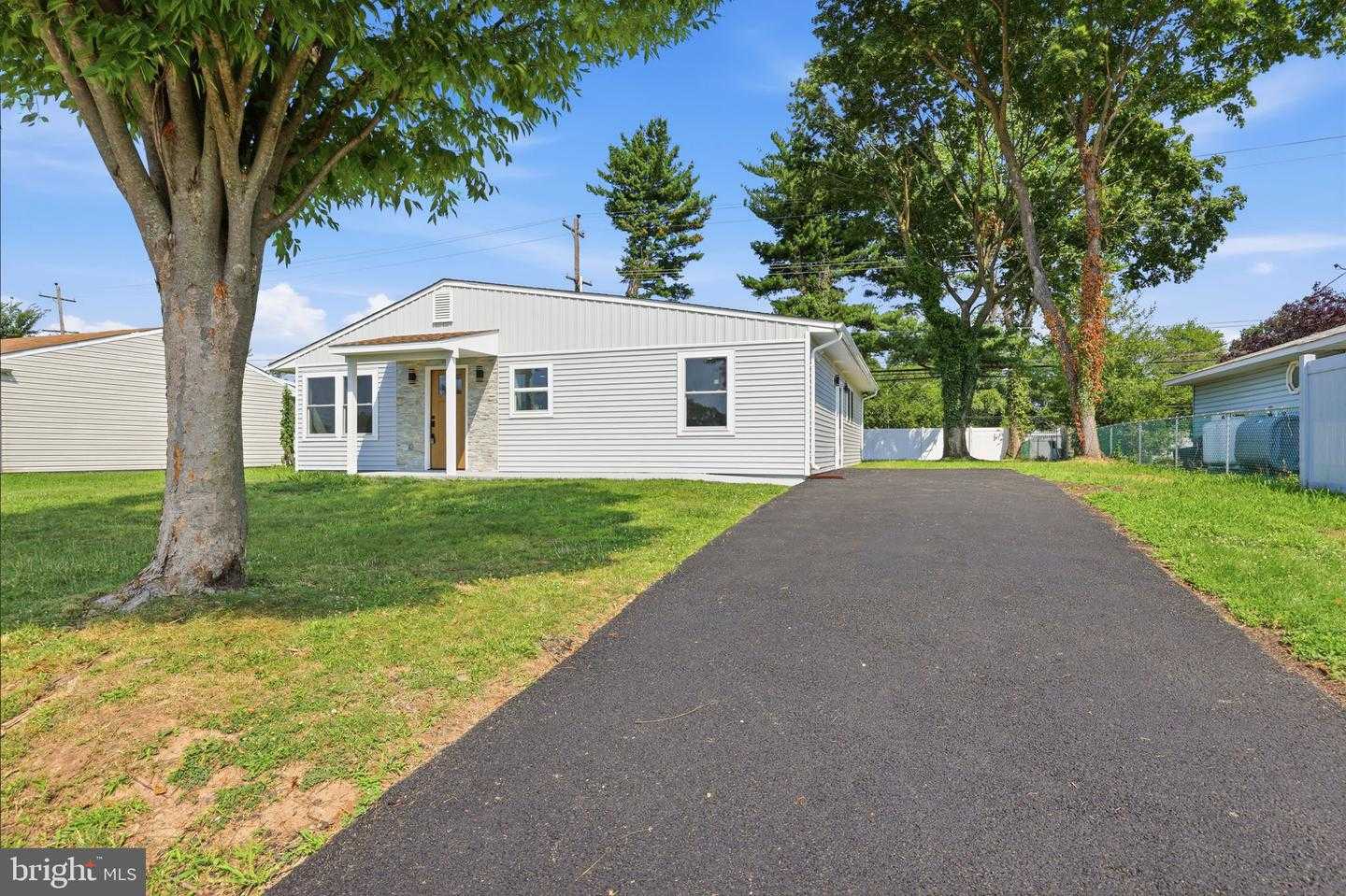 177 PINEWOOD DRIVE Levittown Pennsylvania United States, Sale Pending, residential, , Market Force Realty