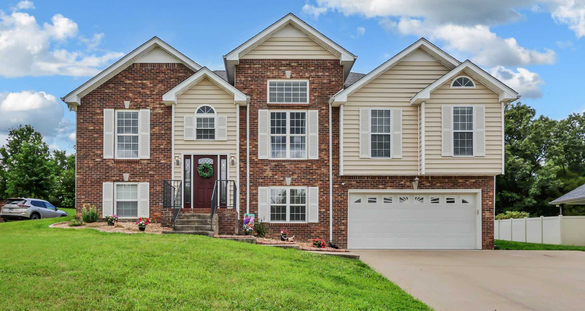 1582 Rembrandt Dr Clarksville Tennessee United States, for Sale, residential, Adam  Hanes, LPT Realty