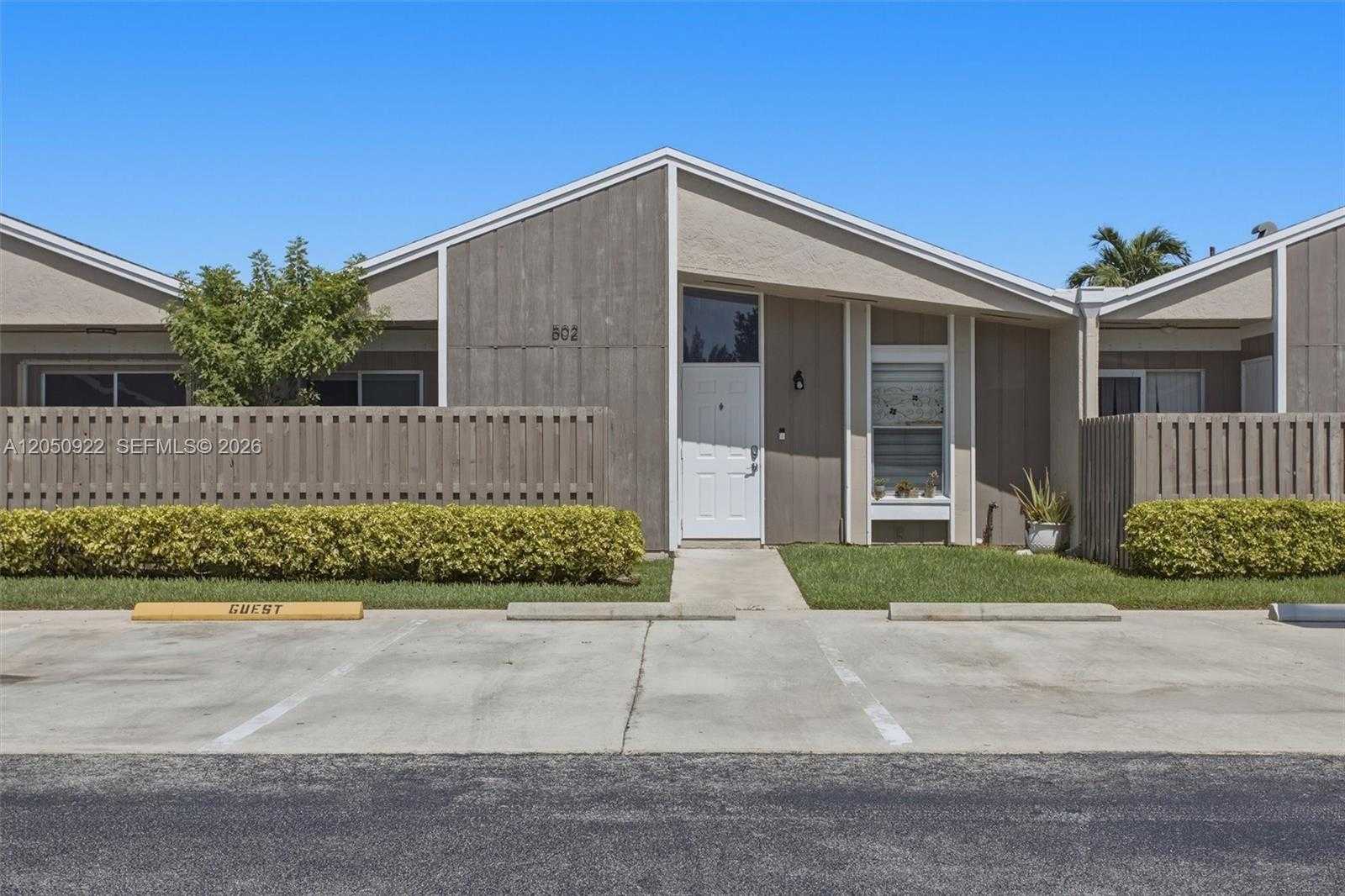 502 Woodgate Cir  APT B Sunrise Florida United States, for Sale, residential, Radmila Mandel, Florida Sky Realty Group