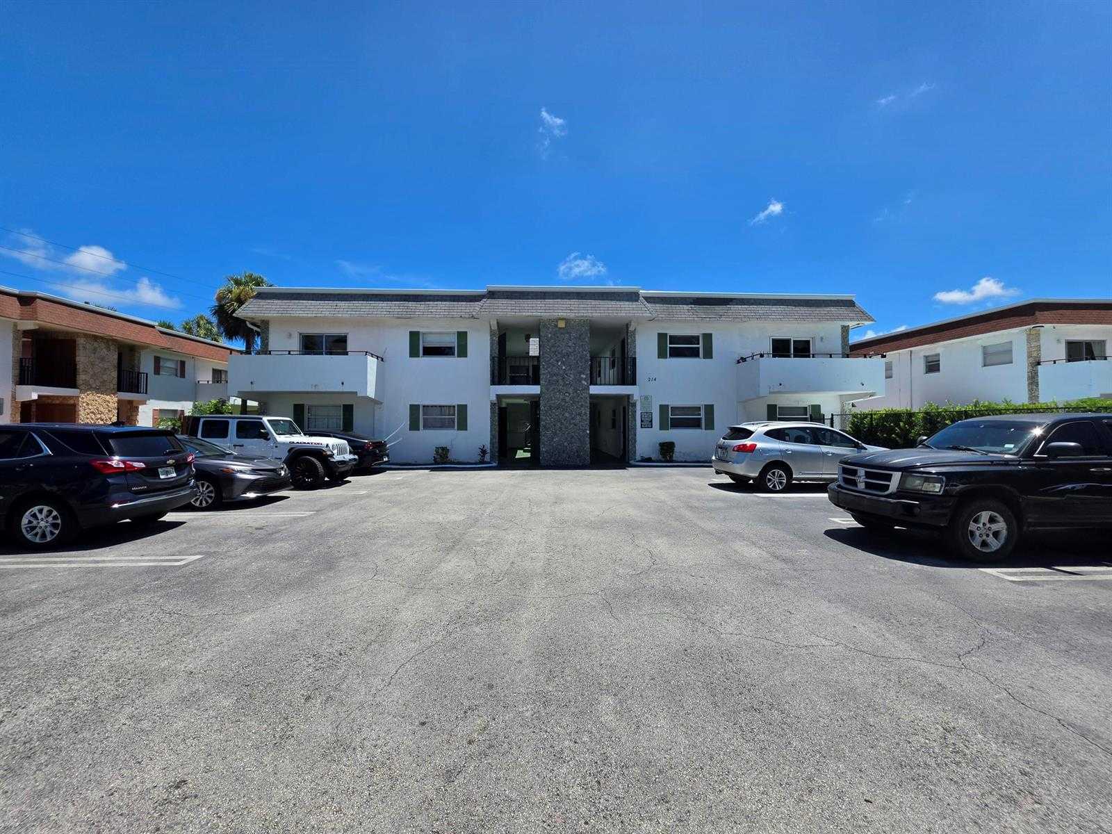 214 SW 1ST Street APT I-2 Pompano Beach Florida United States, for Rent, residential,  , D'Lux Real Estate Services, LLC