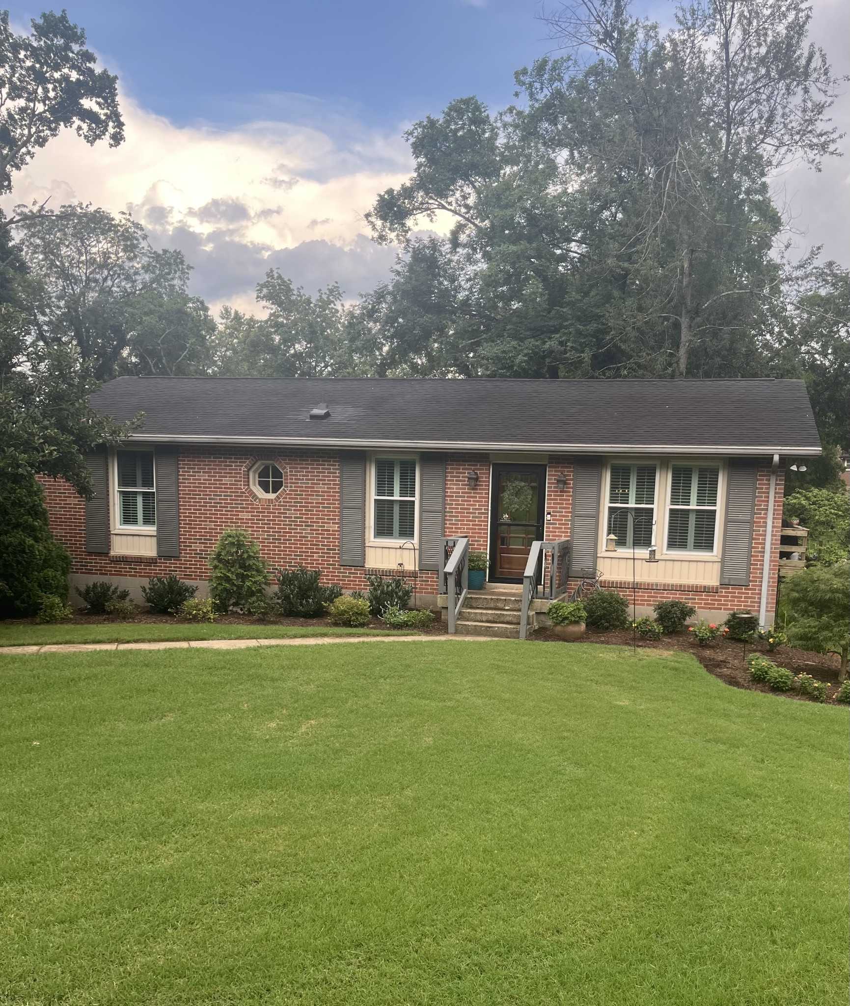 107 La Via Dr Hendersonville Tennessee United States, for Sale, residential, Adam Hanes, LPT Realty