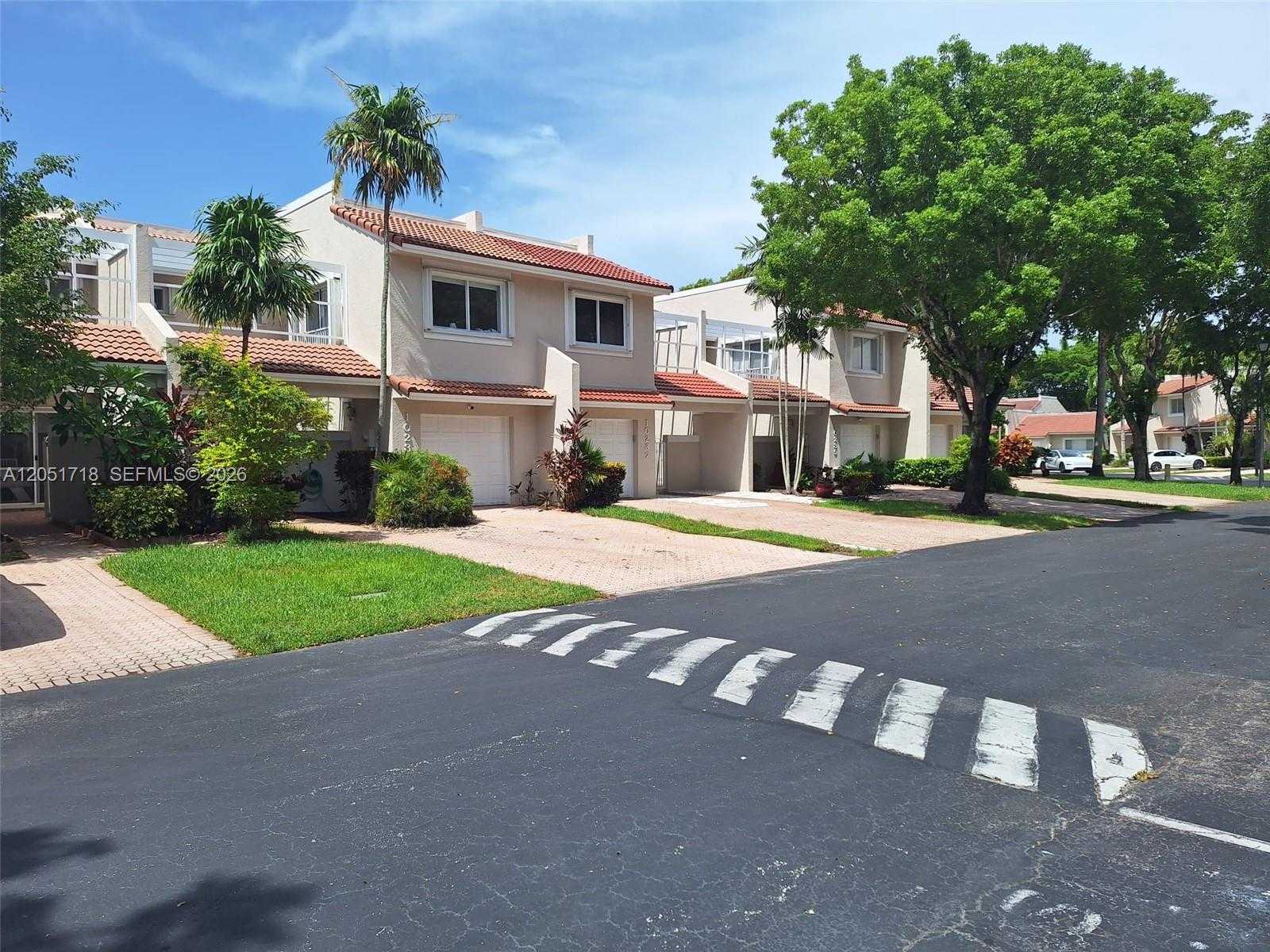 10241 NW 52nd Ter Doral Florida United States, for Rent, residential, Roberto Villasmil, Interinvestments Realty, Inc.
