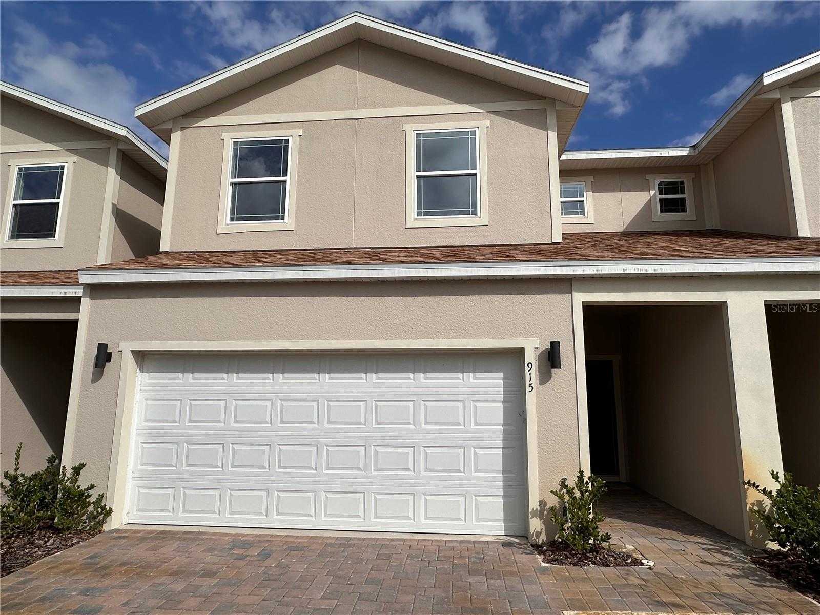 915 LAKEFRONT VILLAGE DRIVE Clermont Florida United States, for Sale, residential, Zaira Mejia, Spaces & Styles Group