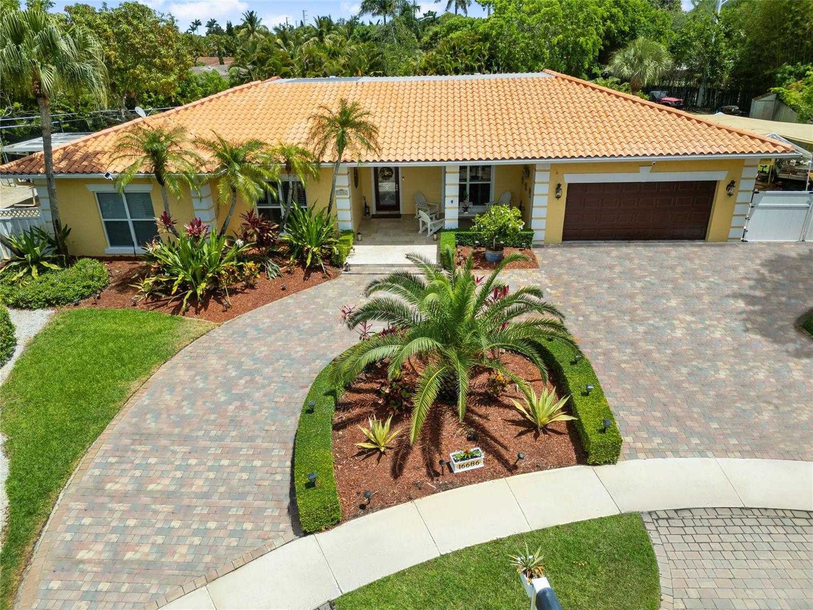 16686 GOLFVIEW Drive Weston Florida United States, for Sale, residential, Radmila Mandel, Florida Sky Realty Group