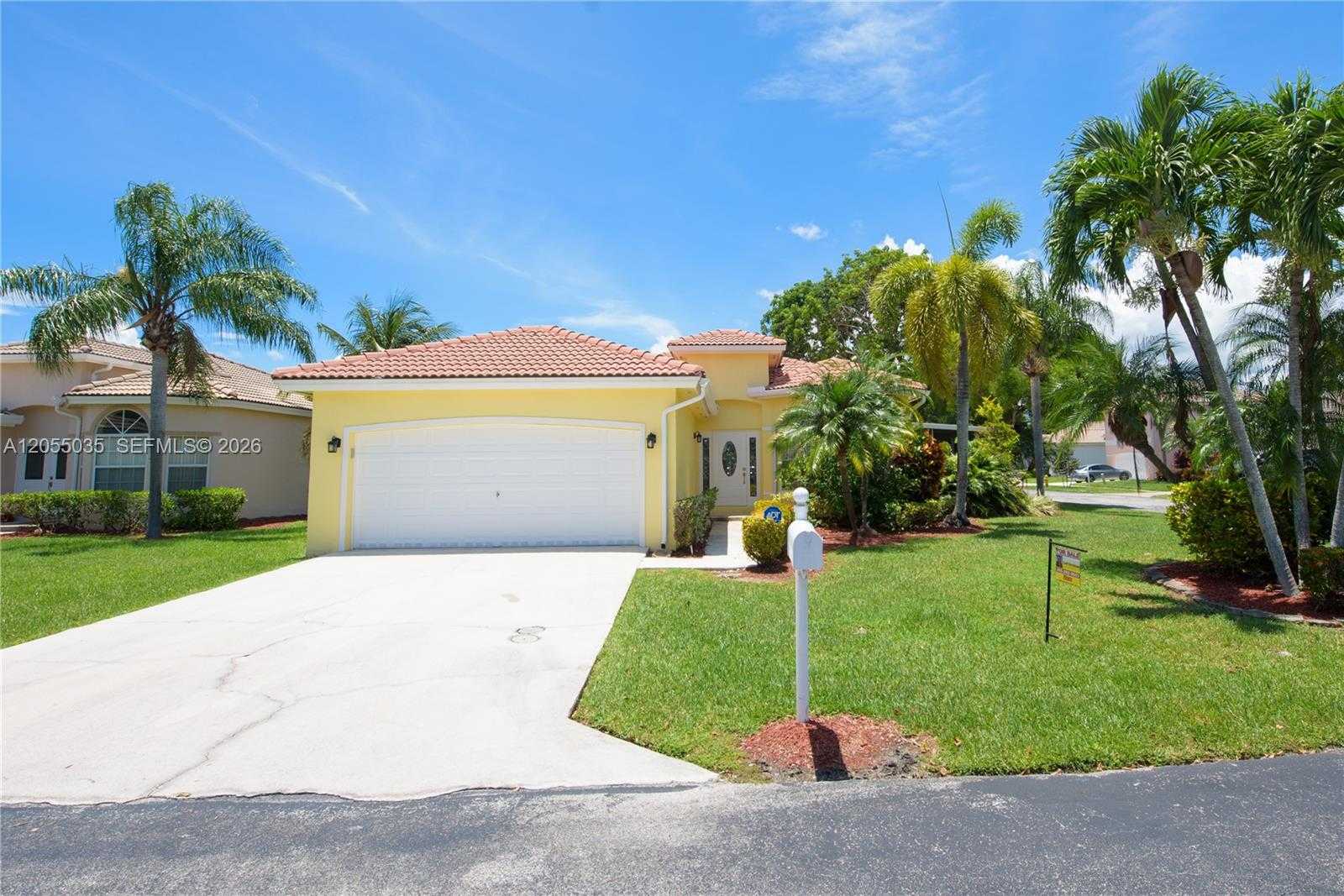 460 SE 24th Dr Homestead Florida United States, for Sale, residential, Key Strong, Incom Subscriber Office