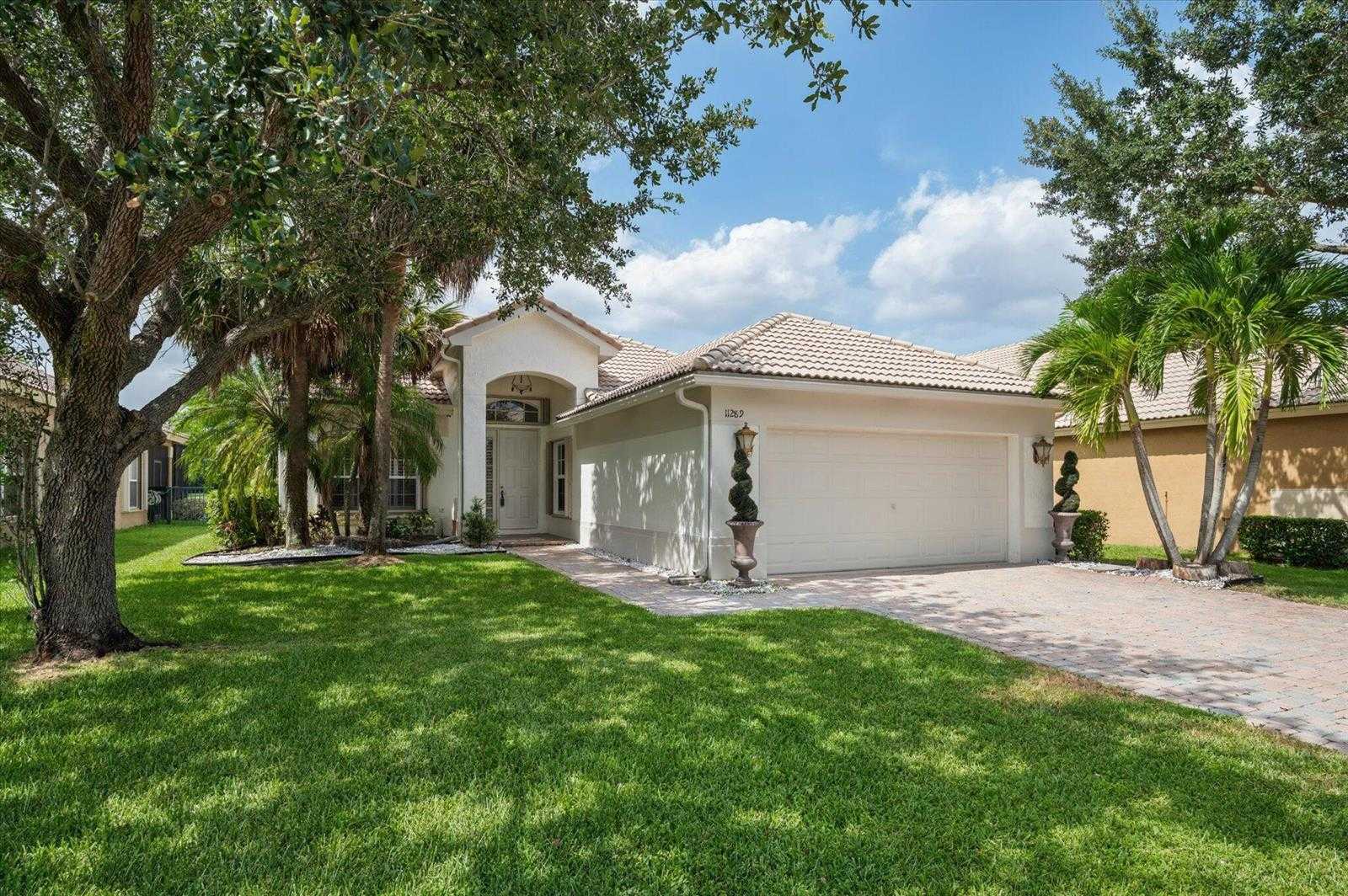 11289 NW 65th Manor Parkland Florida United States, for Sale, residential, Pierre J Denis, Realty 100